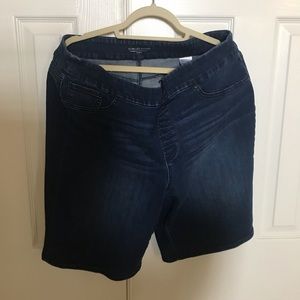 Chico’s Slim Leg Pull On Denim Shorts